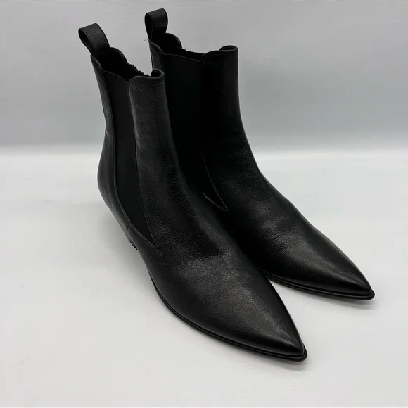 Saint Laurent | Shoes | Saint Laurentbanana Leather Boots  display picture 2
